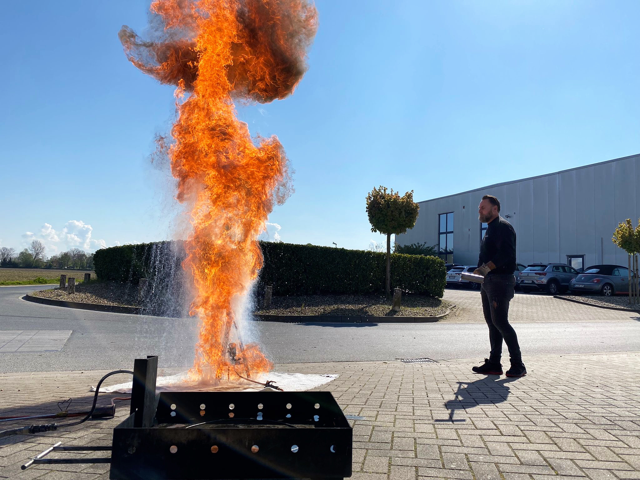 7CEB9B7C-1058-4AE0-A941-6C538985606F